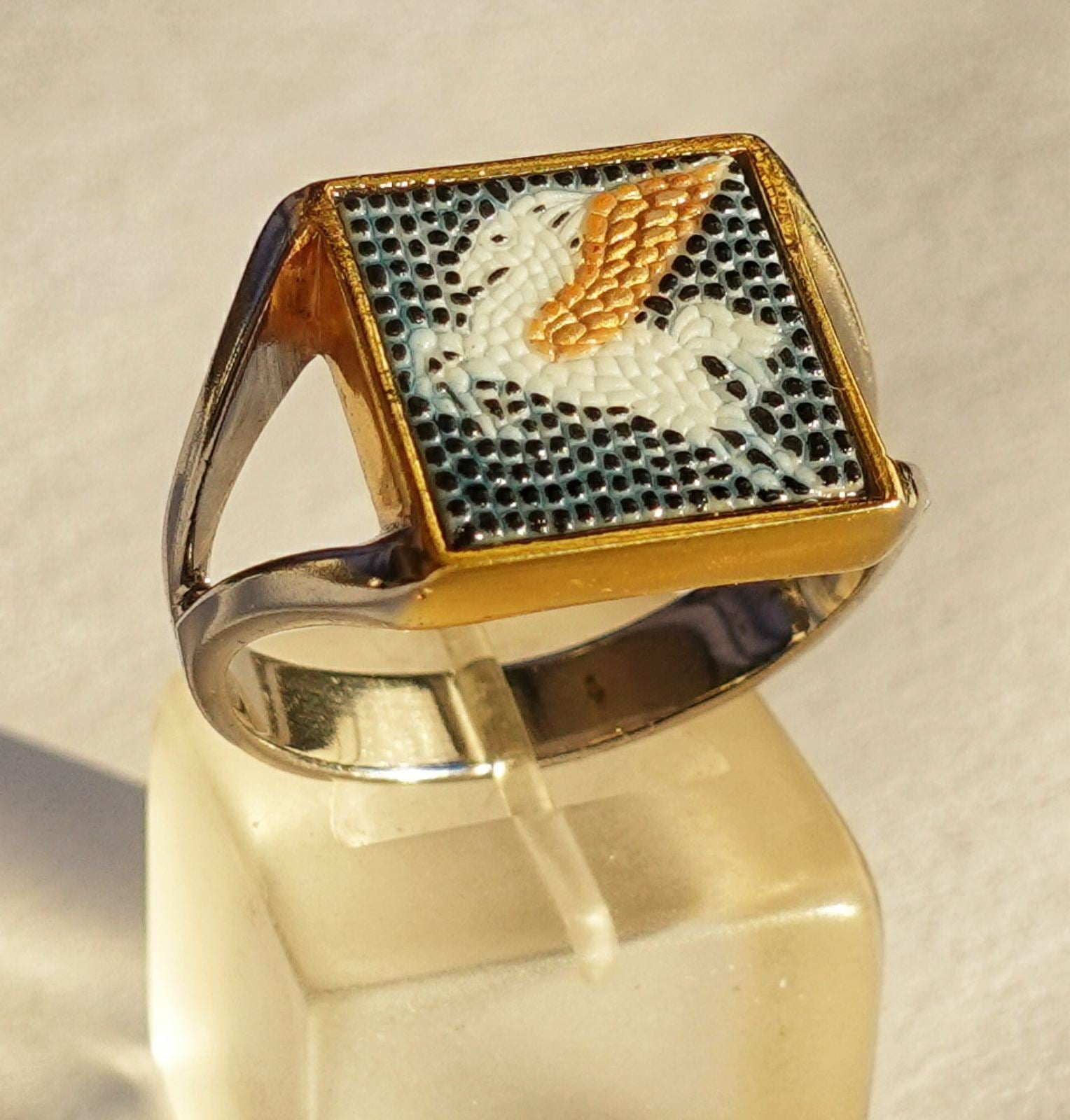 Pegasus micro mosaic ring in solid 14K GOLD (base : double rhodium plated)